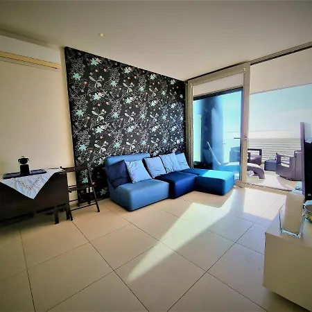 Minzoni Tony アパート ガリポリ