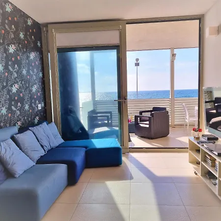 Minzoni Tony アパート ガリポリ