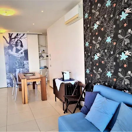 アパート Minzoni Tony ガリポリ