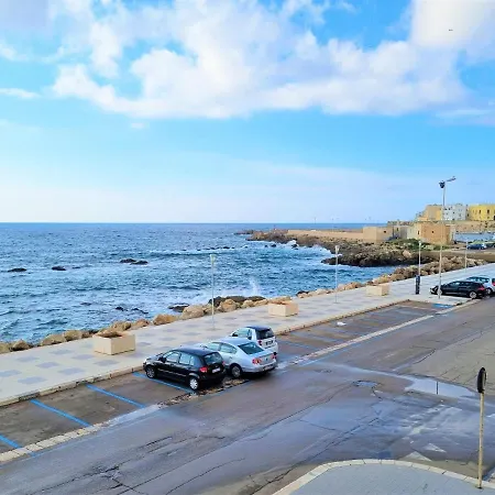 Minzoni Tony アパート ガリポリ