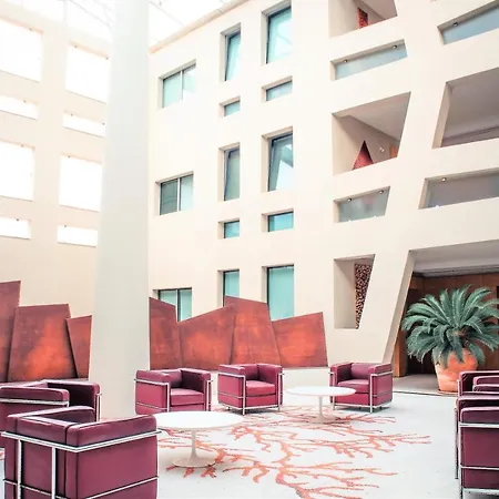 Minzoni Tony アパート